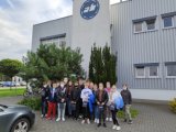 Uczniowie SP w Szonowie odwiedzający firmę A. Berger